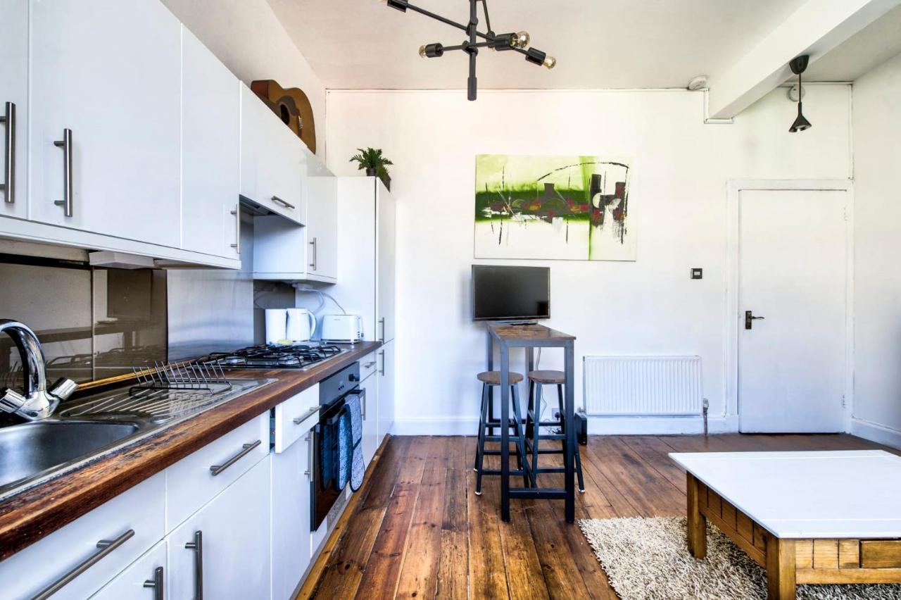 Artsy Modern 1Br Home In Abbeyhill Единбург Екстериор снимка