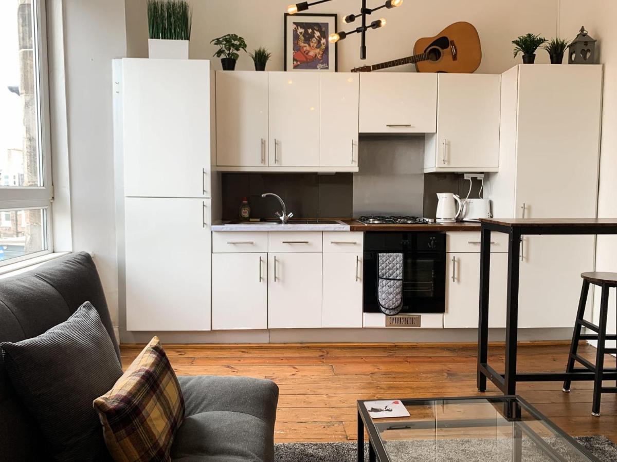 Artsy Modern 1Br Home In Abbeyhill Единбург Екстериор снимка